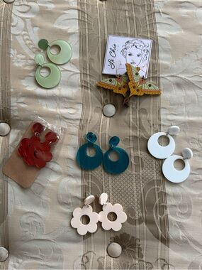 Lot of 61+ pairs of earrings for resale
